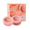 The Body Shop Pink Grapefruit Geschenkset Körperbutter 200 ml + Körperpeeling 200 ml + Handschuhe