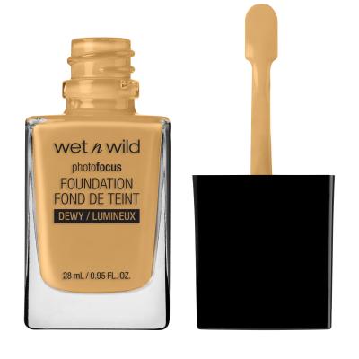 Wet n Wild Photo Focus Dewy Foundation für Frauen 28 ml Farbton  Desert Beige