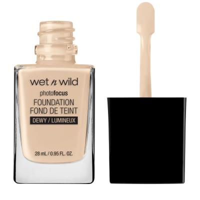 Wet n Wild Photo Focus Dewy Foundation für Frauen 28 ml Farbton  Soft Ivory