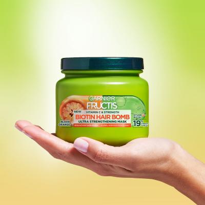 Garnier Fructis Vitamin &amp; Strength Biotin Hair Bomb Haarmaske für Frauen 320 ml